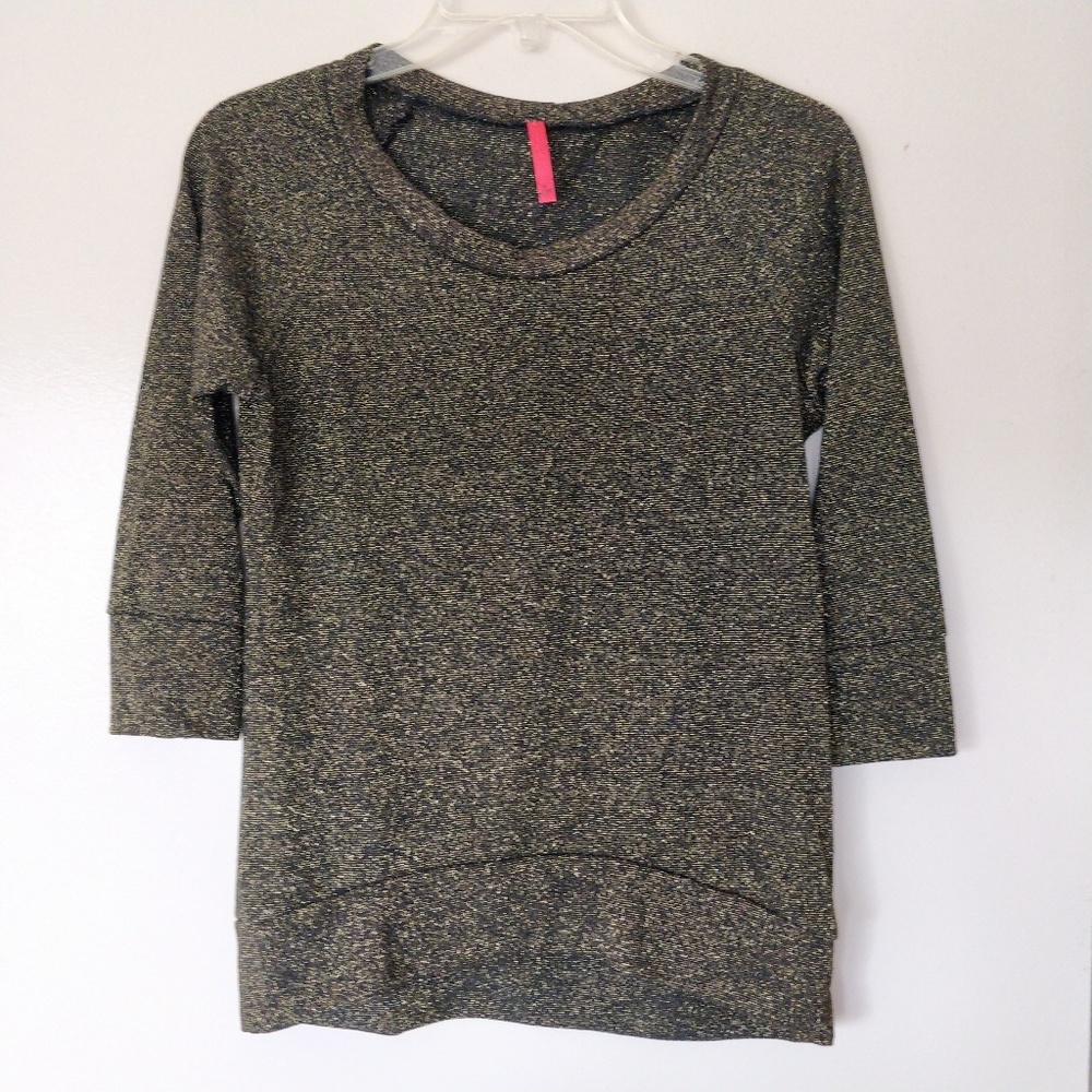 COPY - Black & gold sparkly top